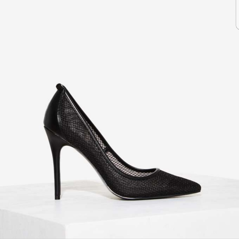 Nasty Gal Black Pointy Toe Mesh Pumps with Bow sz8